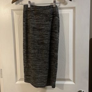 Dynamite XS grey and black skirt